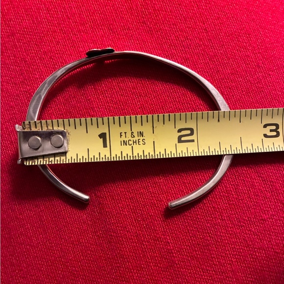 Delicate Heart Cuff (Sterling Silver) - Picture 5 of 6